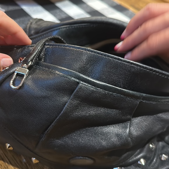 LEATHER SHOULDER BAG // WORN WITH SOME WEAR & TEAR - Picture 11 of 16